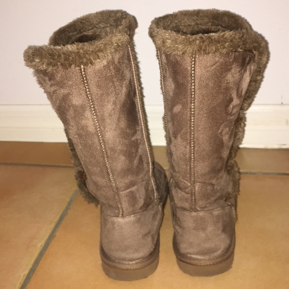 Brown Tan Fur Boots with Buttons - Picture 3 of 6